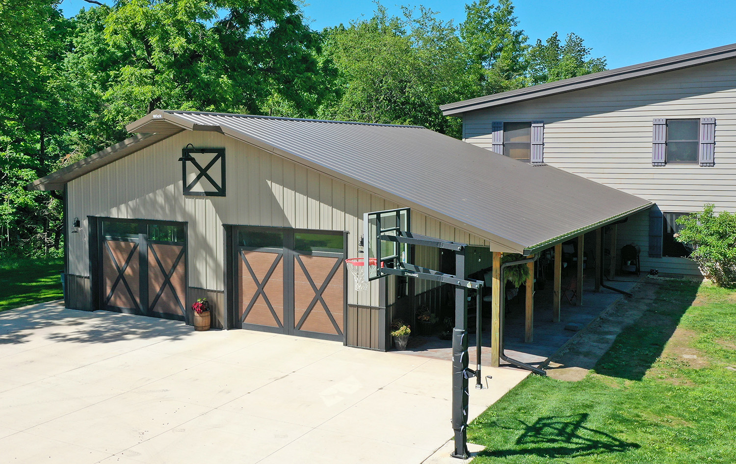 Residential garage